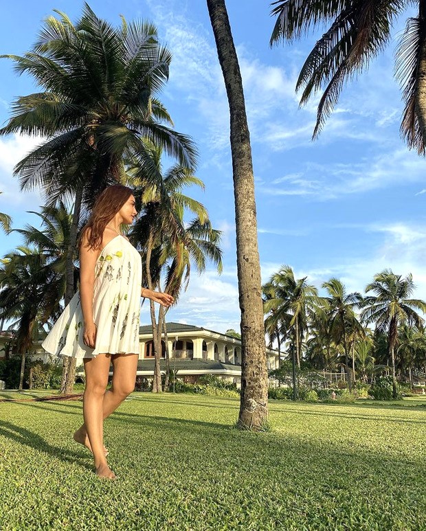 Qubool Hai actress Surbhi Jyoti gives us some summer vibes in halter mini dress worth Rs. 11,500