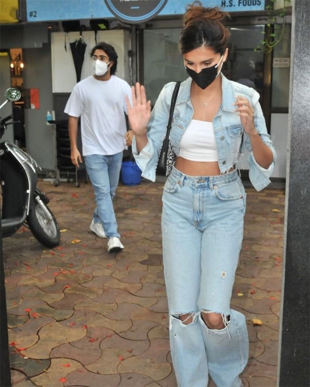 Tara Sutaria steps out in style with boyfriend Aadar Jain; dons distressed denims, cropped denim jacket and white top Tara Sutaria steps out in style with boyfriend Aadar Jain; dons distressed denims, cropped denim jacket and white top