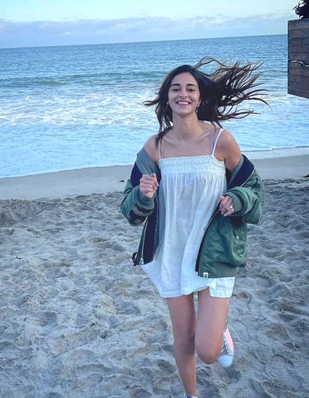 Ananya Panday has her Kaho Naa Pyaar Hai moment with herself; dons a white mini dress and bomber jacket