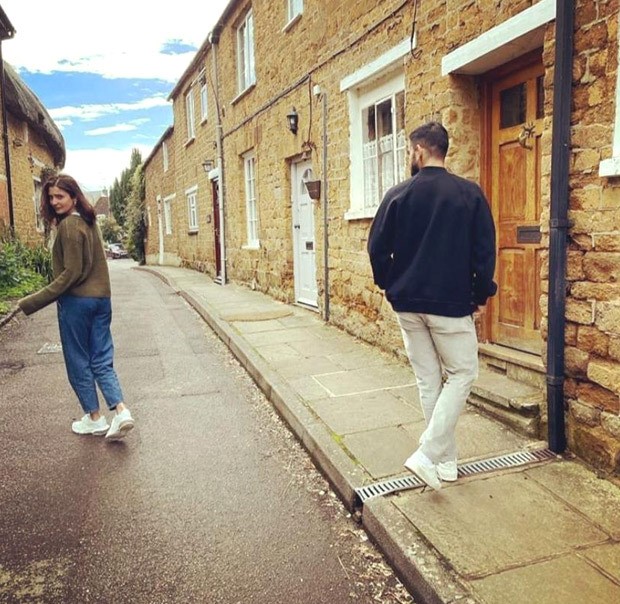 Anushka Sharma and Virat Kohli channel off-duty look while prancing around in London Anushka Sharma and Virat Kohli channel off-duty look while prancing around in London