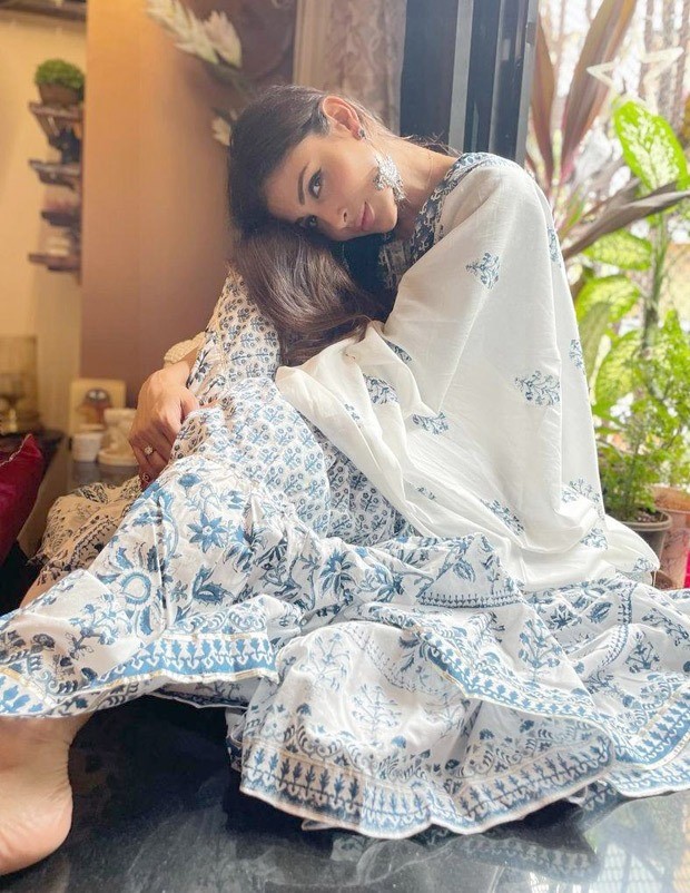 Mouni Roy looks elegant as ever in block printed blue and white sharara worth Rs. 7,850 Mouni Roy looks elegant as ever in block printed blue and white sharara worth Rs. 7,850
