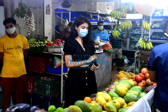 Photos: Rhea Chakraborty spotted at Pali market