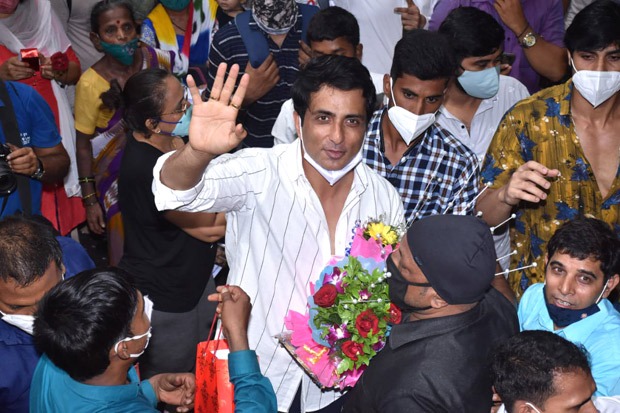 Sonu Sood celebrated his birthday will fans and followers, a large crowd gathers at his home
