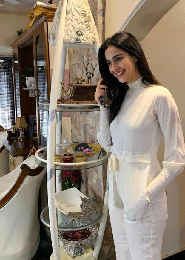 Take style cues on how to style your whites from Raksha Bandhan actress Sadia Khateeb Take style cues on how to style your whites from Raksha Bandhan actress Sadia Khateeb