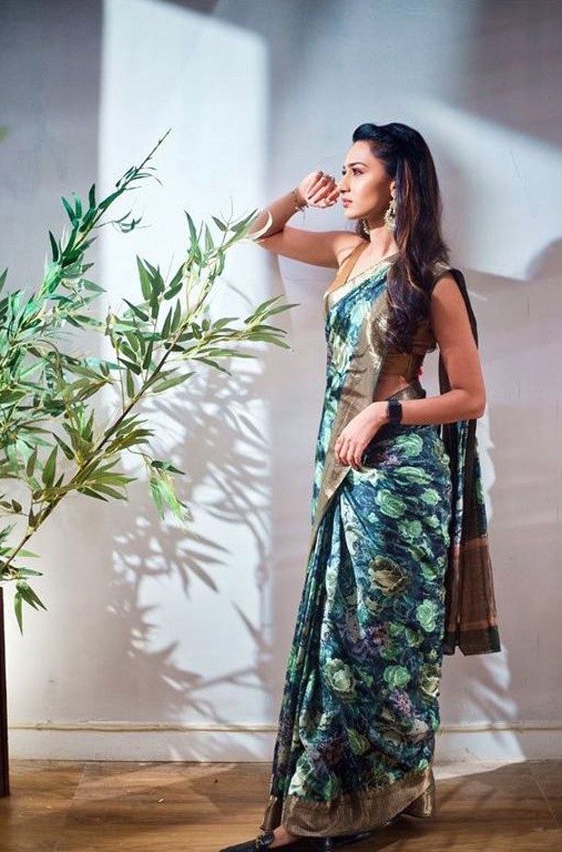 Erica Fernandes impresses in a beautiful floral printed saree for Kuch Rang  Pyaar Ke Aise Bhi 3 3 : Bollywood News - Bollywood Hungama