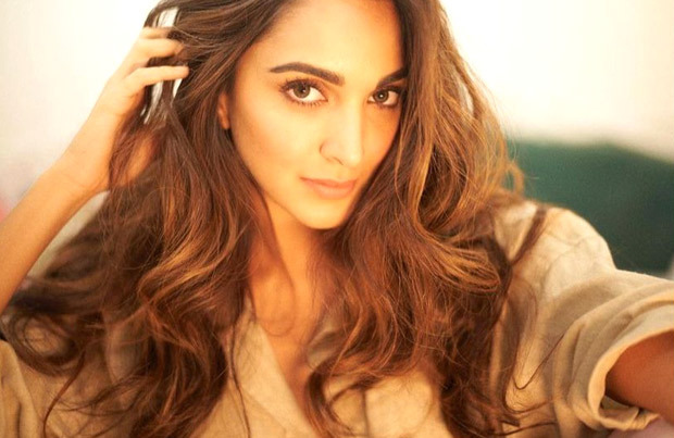 Kiara Advani gives smouldering expression for post packup shoot with Avinash Gowariker