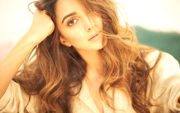 Kiara Advani gives smouldering expression for post packup shoot with Avinash Gowariker