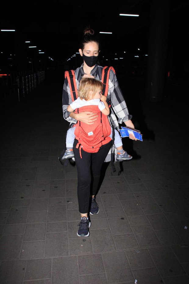 Kalki Koechlin sports a casual look as she arrives at the airport with her daughter Sappho