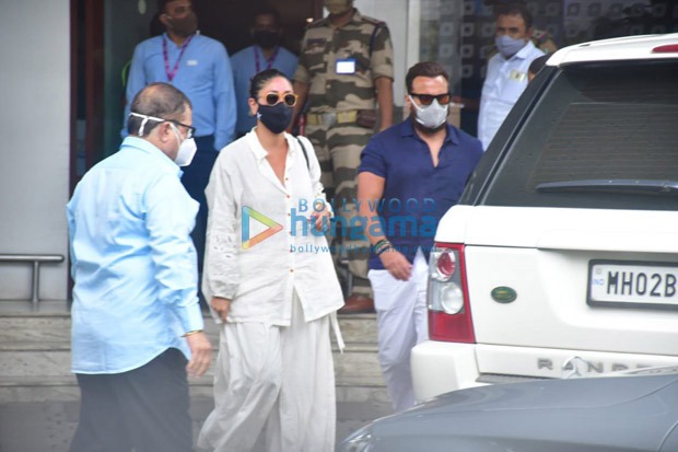 Kareena Kapoor Khan, Saif Ali Khan, Taimur back from Maldives; baby Jeh Ali Khan's looks adorable in blue onesie 