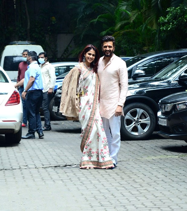 Genelia and Riteish Deshmukh give major couple style goals as they step out for Ganpati celebrations