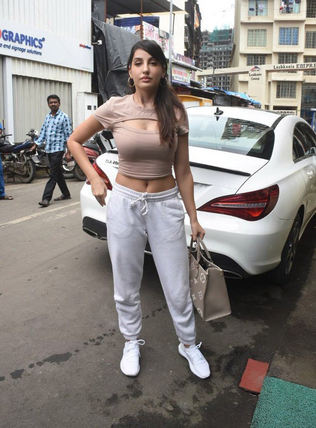 Nora Fatehi steps out in the city dressed in a casual attire