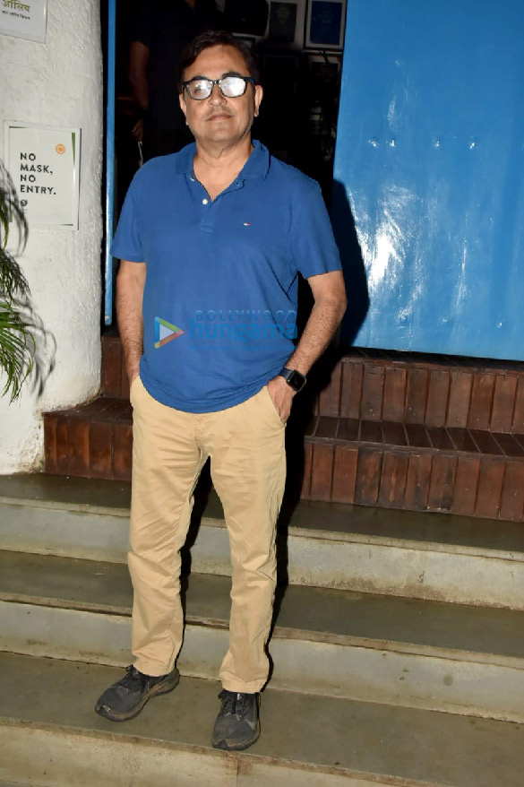 Photos: Mission Majnu team celebrate the shoot wrap-up at Oliver Bar in Khar