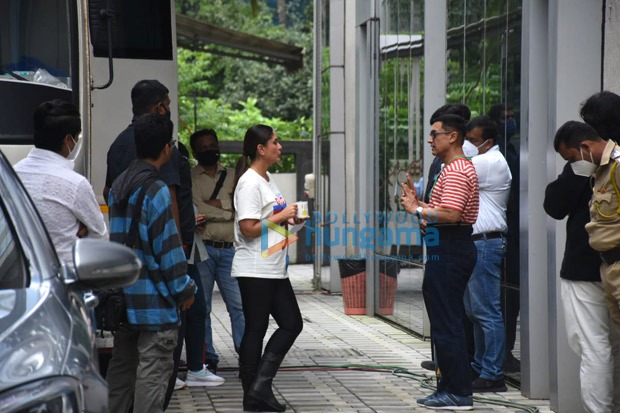 Aamir Khan and Kareena Kapoor Khan resume Laal Singh Chaddha shoot in Mumbai 