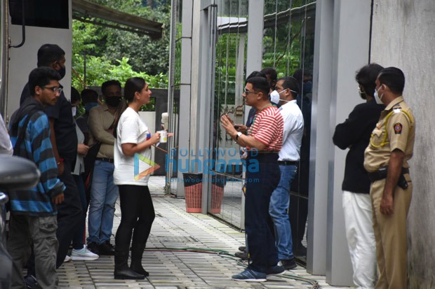 Aamir Khan and Kareena Kapoor Khan resume Laal Singh Chaddha shoot in Mumbai 