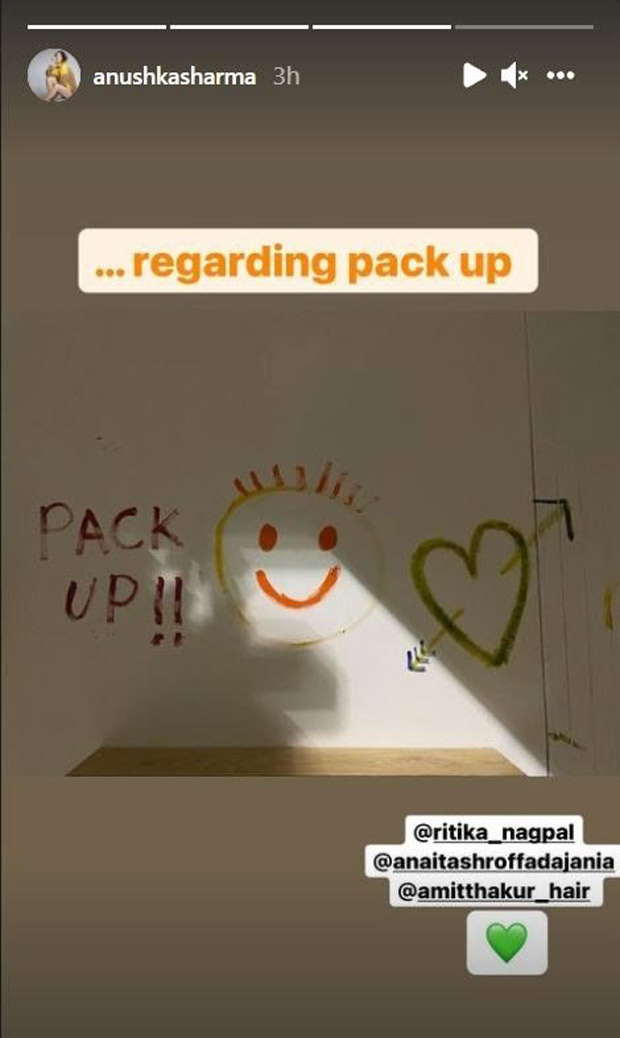 Anushka Sharma and team paints wall post wrap up, ensures 'no one changes their mind' : Bollywood News - Bollywood Hungama Anushka Sharma and team paints wall post wrap up, ensures 'no one changes their mind' : Bollywood News - Bollywood Hungama