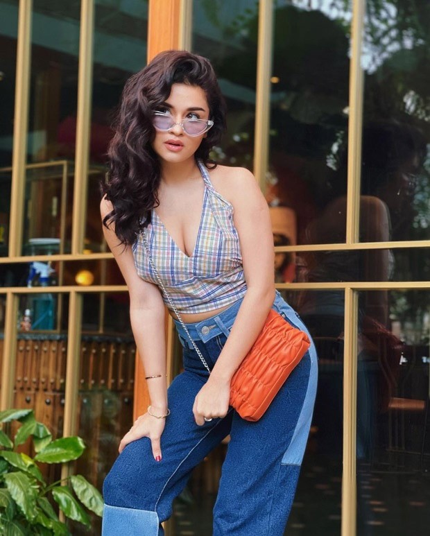 Avneet Kaur slays in cool street style look with a retro touch