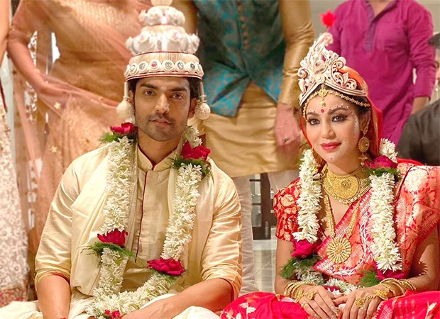 Debina Bonnerjee and Gurmeet Choudhary get married again after 10 years in traditional Bengali wedding Debina Bonnerjee and Gurmeet Choudhary get married again after 10 years in traditional Bengali wedding