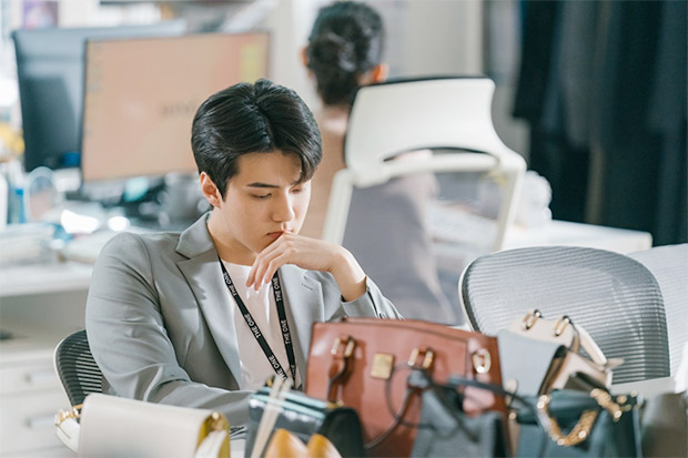 EXO's Sehun is dashing new employee at a fashion firm in first stills from Song Hye Kyo and Jang Ki Yong starrer Now We Are Breaking Up EXO's Sehun is dashing new employee at a fashion firm in first stills from Song Hye Kyo and Jang Ki Yong starrer Now We Are Breaking Up