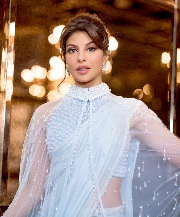 Jacqueline Fernandez and white saree make for the perfect combination Jacqueline Fernandez and white saree make for the perfect combination