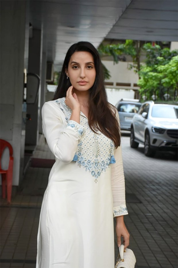 Nora Fatehi dazzles in desi attire with a Chanel bag worth Rs. 12 lakh 12 :  Bollywood News - Bollywood Hungama