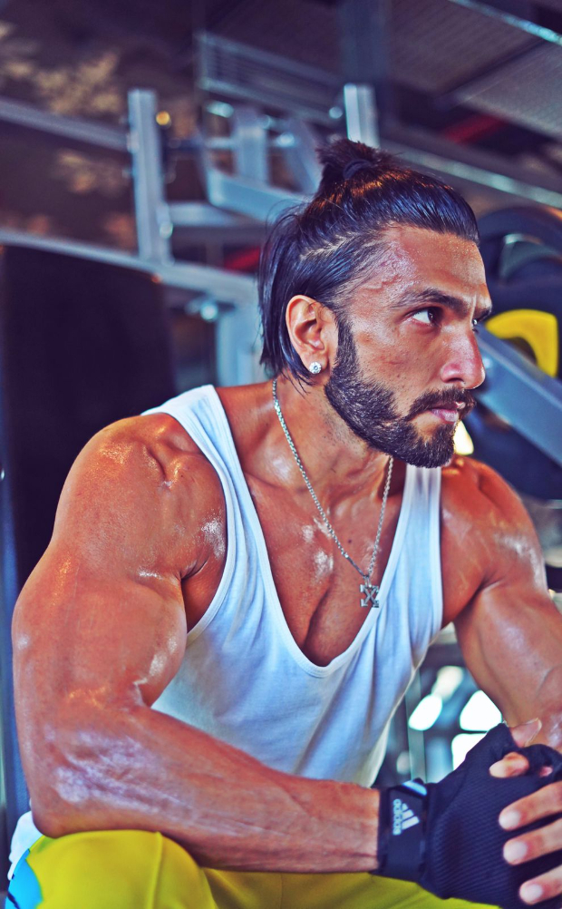 Ranveer Singh gives major fitness motivation flaunting his bulked-up physique, see photos Ranveer Singh gives major fitness motivation flaunting his bulked-up physique, see photos