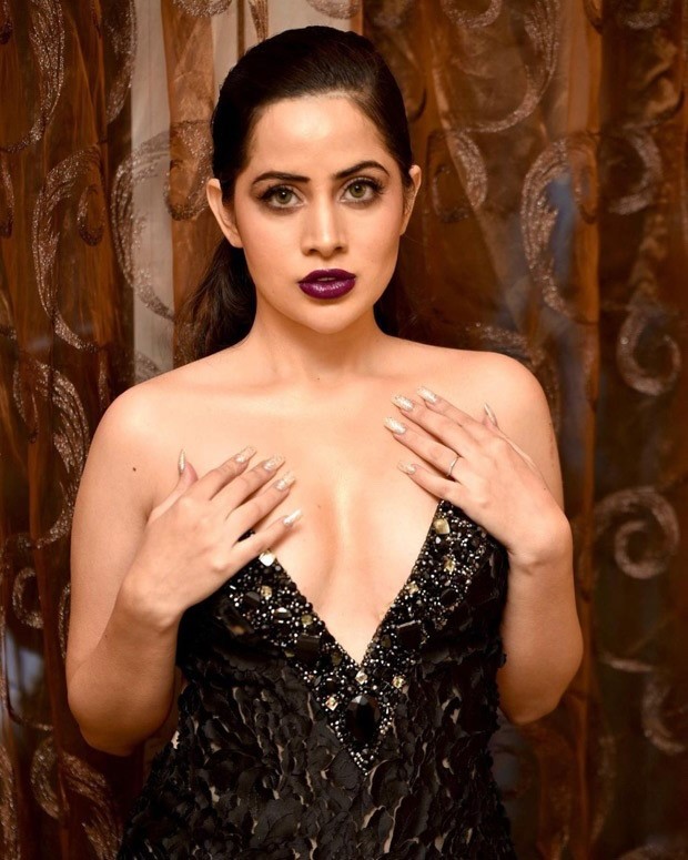 Urfi Javed goes bold at Filmfare Middle East Awards 2021, dons plunging neckline and thigh-high slit black gown Urfi Javed goes bold at Filmfare Middle East Awards 2021, dons plunging neckline and thigh-high slit black gown