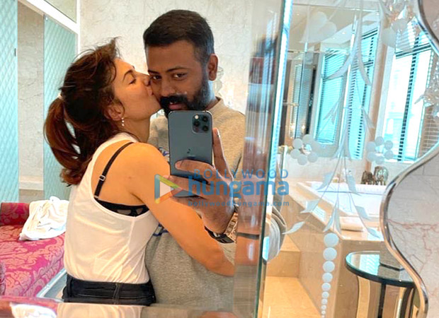 EXCLUSIVE: Jacqueline Fernandez kisses Sukesh Chandrasekhar in this mirror selfie