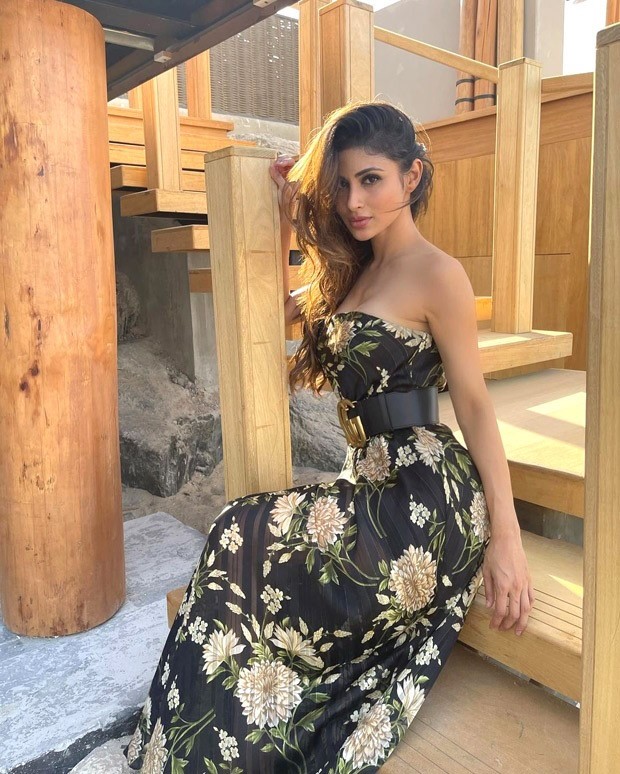 Mouni Roy is dressed to kill in these outfits - In pics | News | Zee News