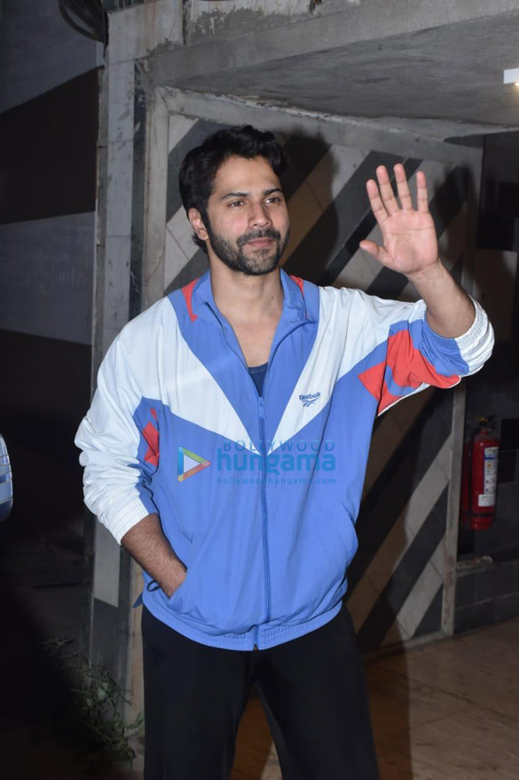 Photos: Varun Dhawan snapped at the gym in Juhu