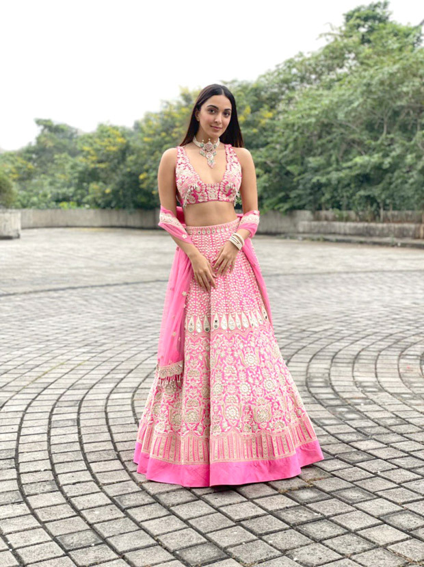 Kiara Advani revels in grandiosity in raspberry pink and cream organza Arpita Mehta lehenga worth Rs. 3.25 lakh Kiara Advani revels in grandiosity in raspberry pink and cream organza Arpita Mehta lehenga worth Rs. 3.25 lakh