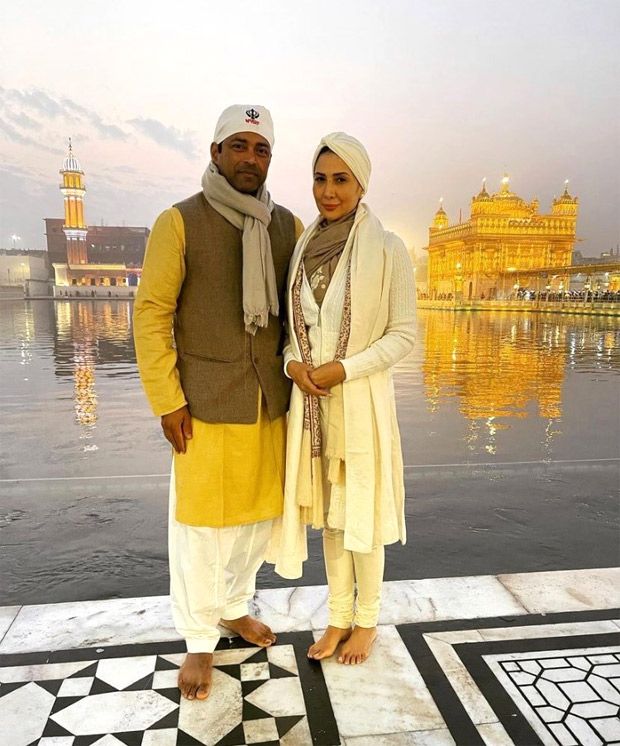 Kim Sharma visits the Golden Temple with her boyfriend Leander Paes, see photos