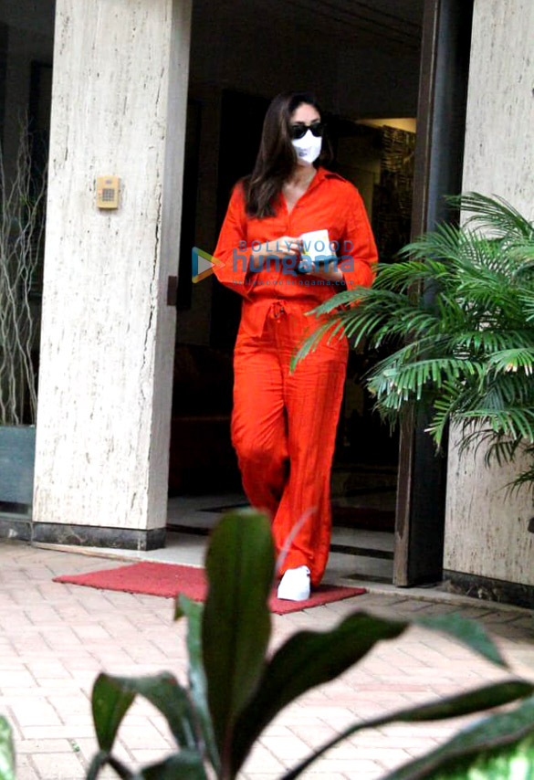 Photos: Kareena Kapoor Khan spotted in Bandra