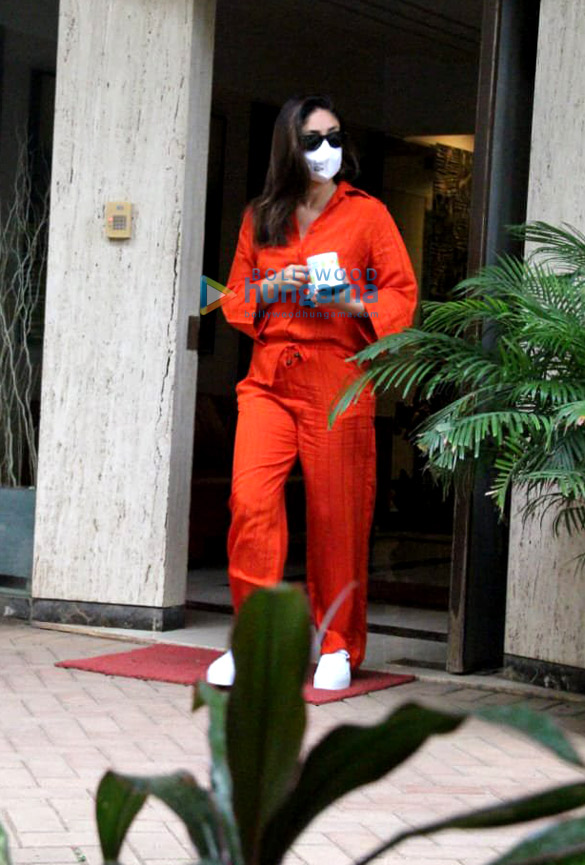 Photos: Kareena Kapoor Khan spotted in Bandra