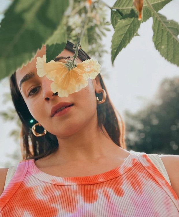 Alia Bhatt looks fresh as a daisy in new photos; Arjun Kapoor says ‘In da Baug!’