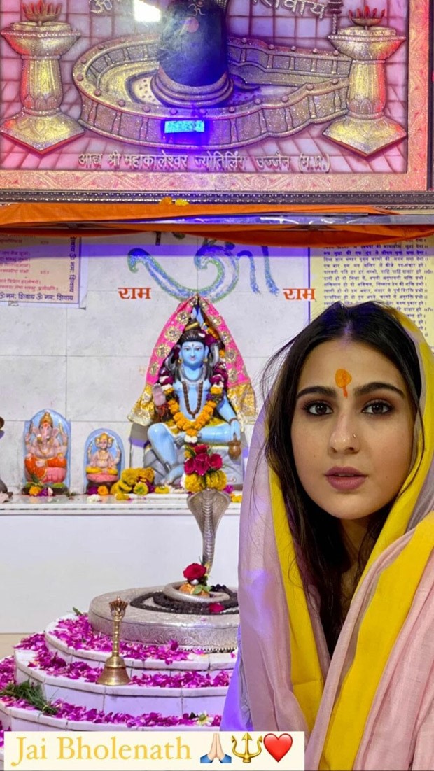 Sara Ali Khan and Amrita Singh seek blessings at the Khajrana Ganesh Temple in Indore Sara Ali Khan and Amrita Singh seek blessings at the Khajrana Ganesh Temple in Indore