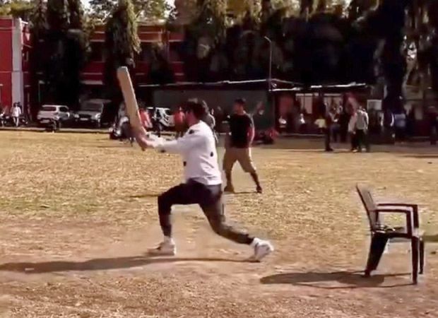 Vicky Kaushal enjoys playing cricket with the crew on the sets of his next film in Indore, watch video