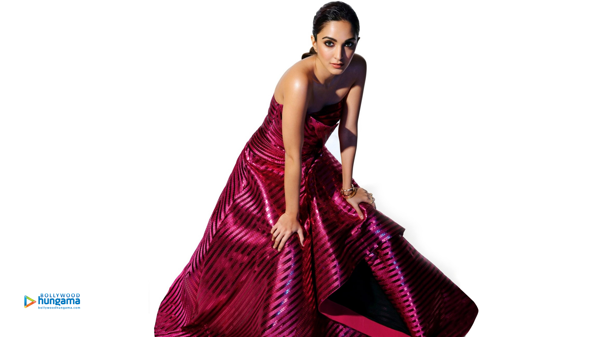 Kiara Advani Wallpapers | kiara-advani-1-44 - Bollywood Hungama