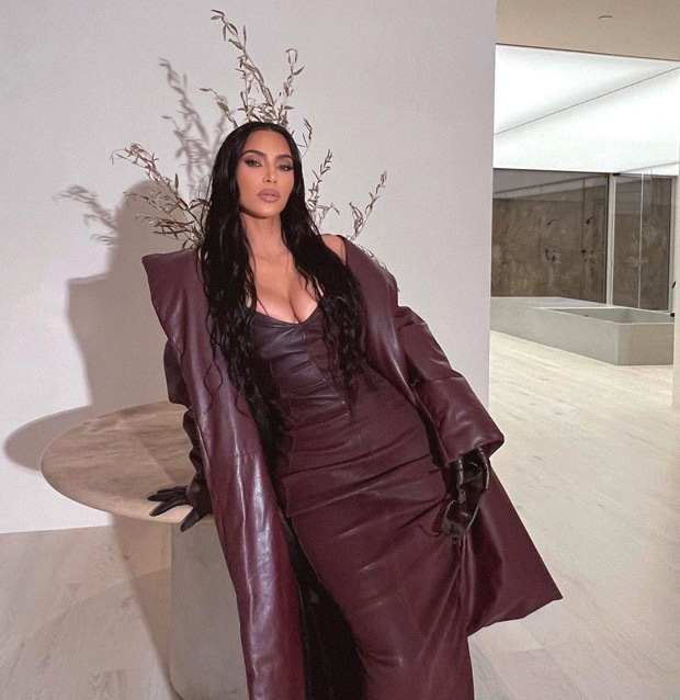 kim kardashian brown leather dress WornOnTV: Kim's brown leather sleeveless dress on The Kardashians | Kim Kardashian
