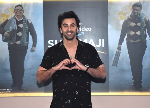 Ranbir Kapoor checks out dessert counter at Rishi Kapoor's last film Sharmaji  Namkeen promotions; watch video : Bollywood News - Bollywood Hungama