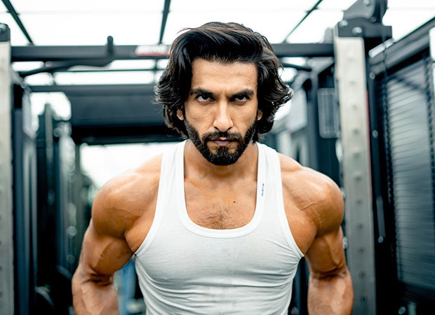 Ranveer Singh's killer looks will make your heart skip a beat; view pics