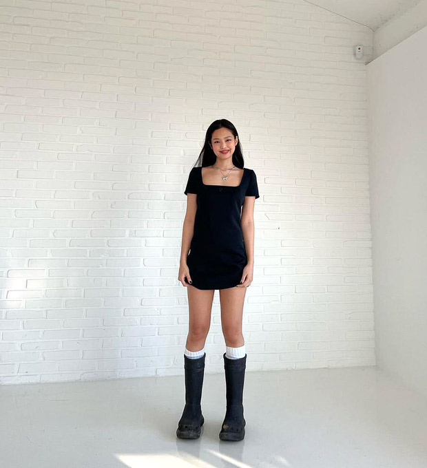 princess polly baby blue dress BLACKPINK's Jennie mesmerises in little black dress with Balenciaga crocs  worth Rs. 52,375 52375 : Bollywood News