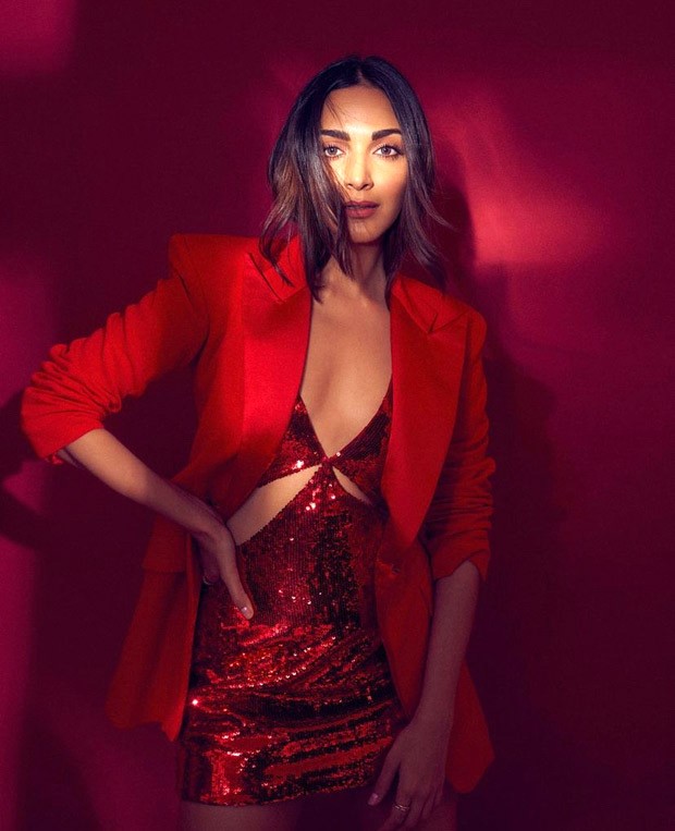 Kiara Advani turns ups the heat in red sequin dress and Alex Perry satin red  blazer worth Rs. 99,597 for Bhool Bhulaiyaa 2 trailer launch 99597 :  Bollywood News - Bollywood Hungama