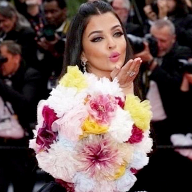 Aishwarya Rai's Dolce & Gabbana luxurious handbag is worth INR 2 lakh