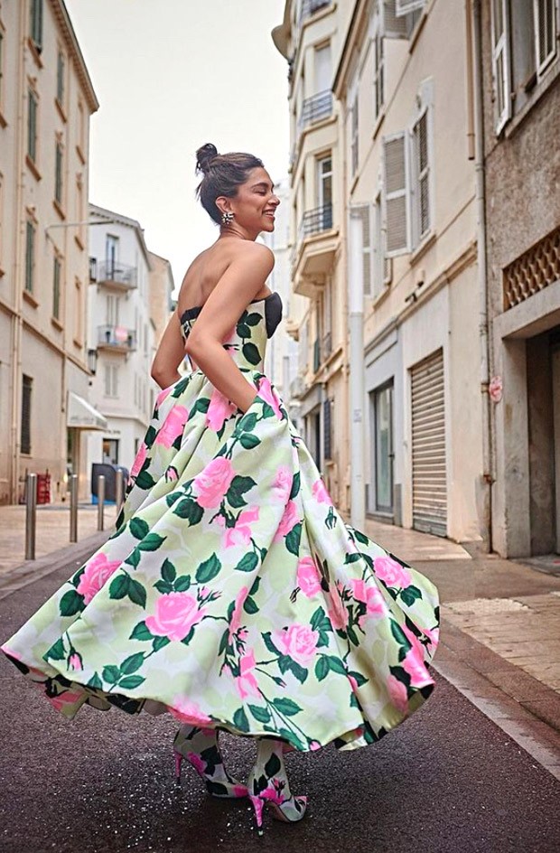 Cannes 2022: Deepika Padukone makes a statement in Richard Quinn's  strapless corset floral dress 2022 : Bollywood News - Bollywood Hungama