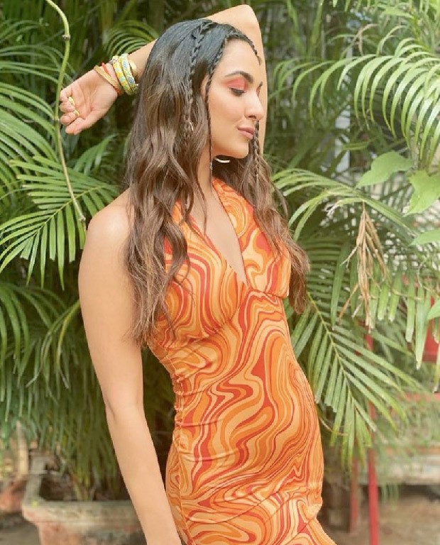 kiara advani orange dress Kiara Advani Sets Cannes Ablaze in Fiery Orange!