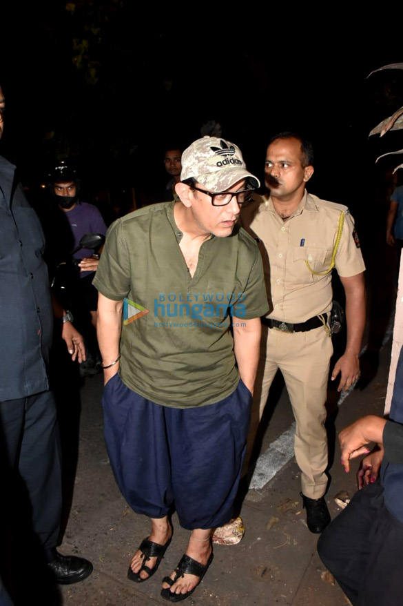 Photos: Aamir Khan snapped at a dubbing studio in Bandra