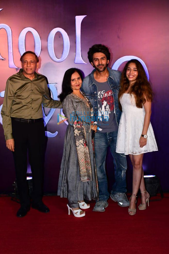 Photos: Celebrities snapped attending the premiere of Bhool Bhulaiyaa 2