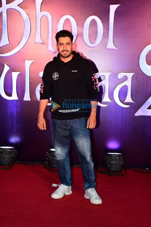 Photos: Celebrities snapped attending the premiere of Bhool Bhulaiyaa 2