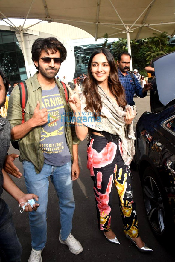 Photos: Kangana Ranaut, Arjun Rampal, Adivi Sesh and others snapped at the airport