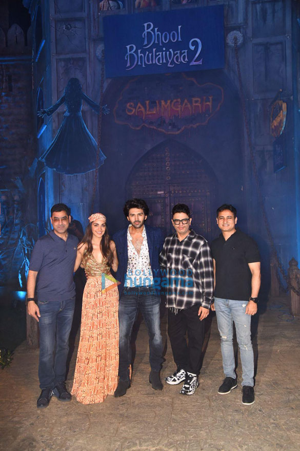Photos: Kartik Aaryan, Kiara Advani and others snapped at Imagica for Bhool Bhulaiyaa 2 promotions
